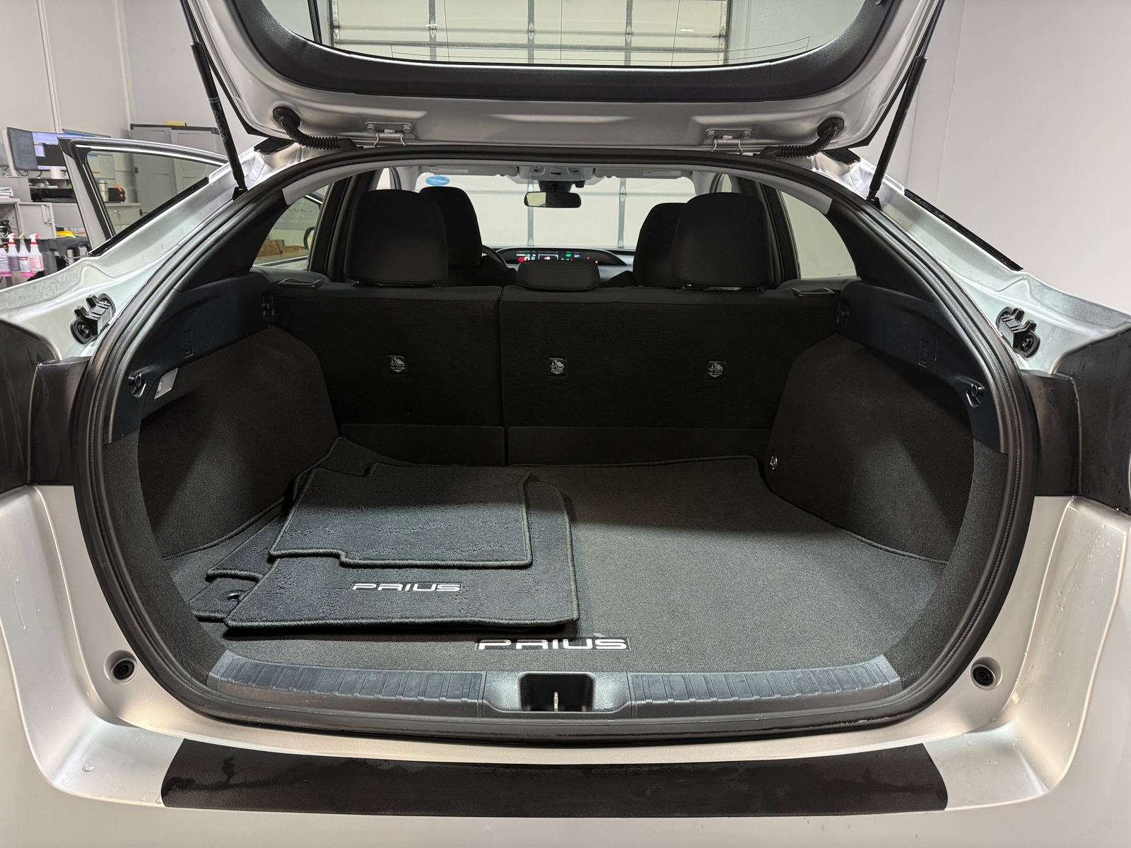 Thumbnail: 2018 Toyota Prius - 7