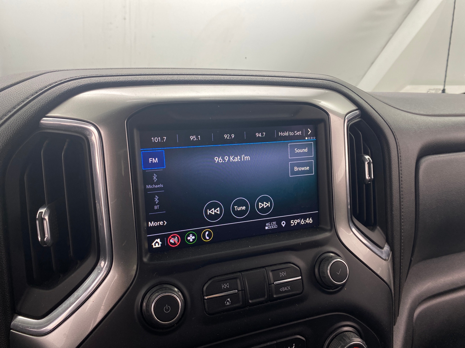 Thumbnail: 2020 Chevrolet Silverado 1500 - 4