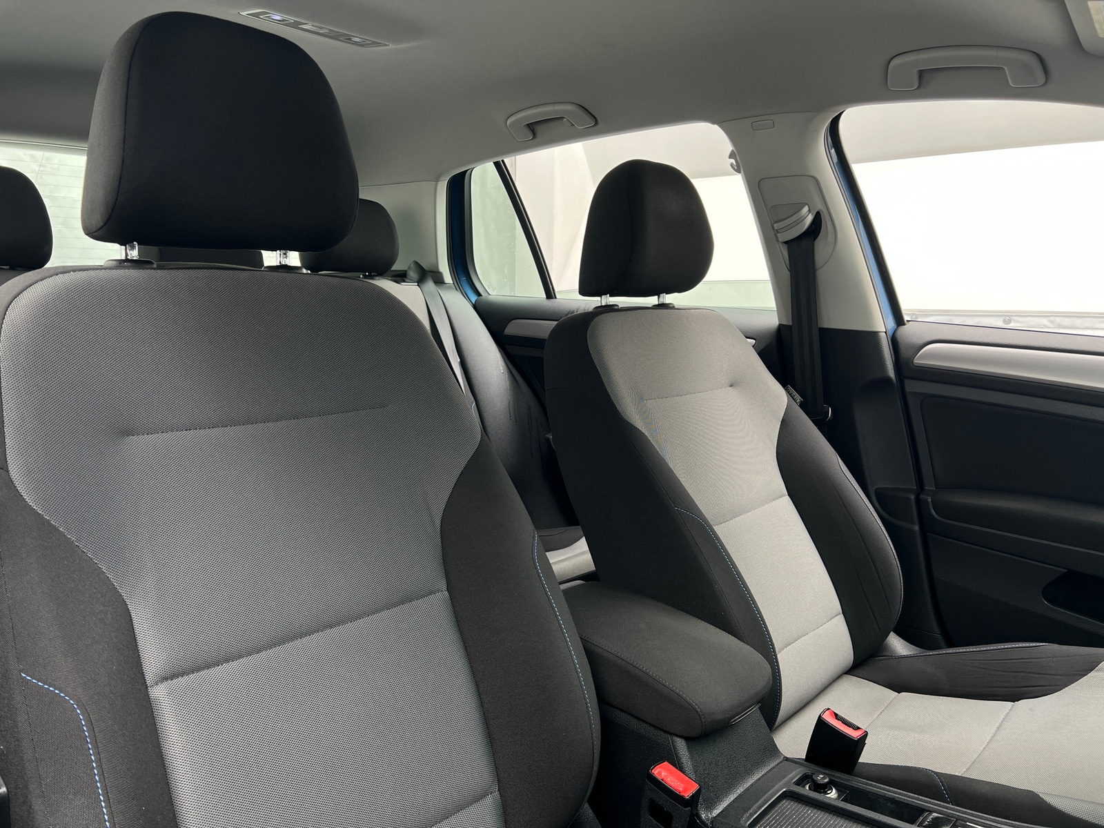 Thumbnail: 2016 Volkswagen e-Golf - 2