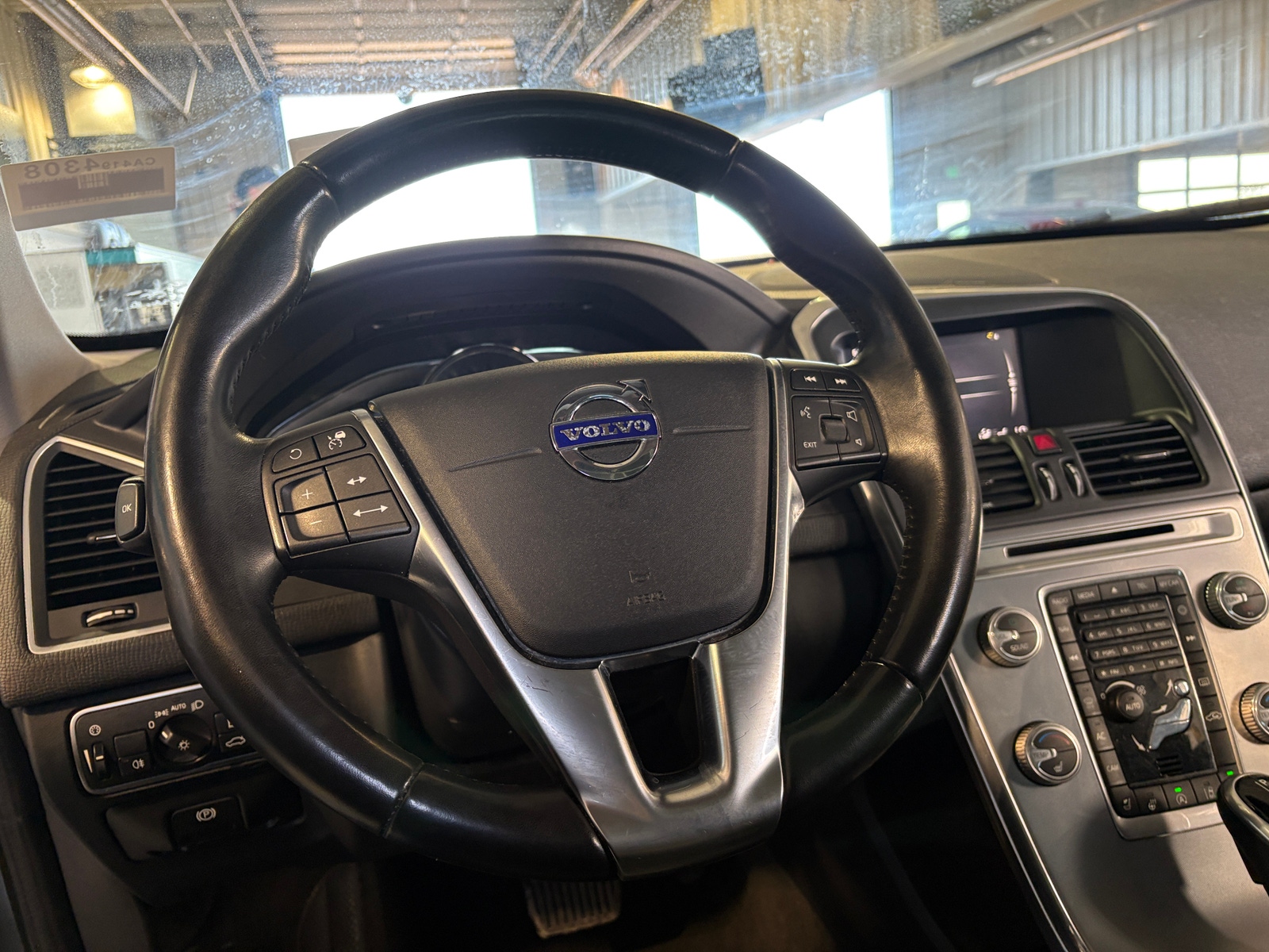 Thumbnail: 2017 Volvo XC60 - 4