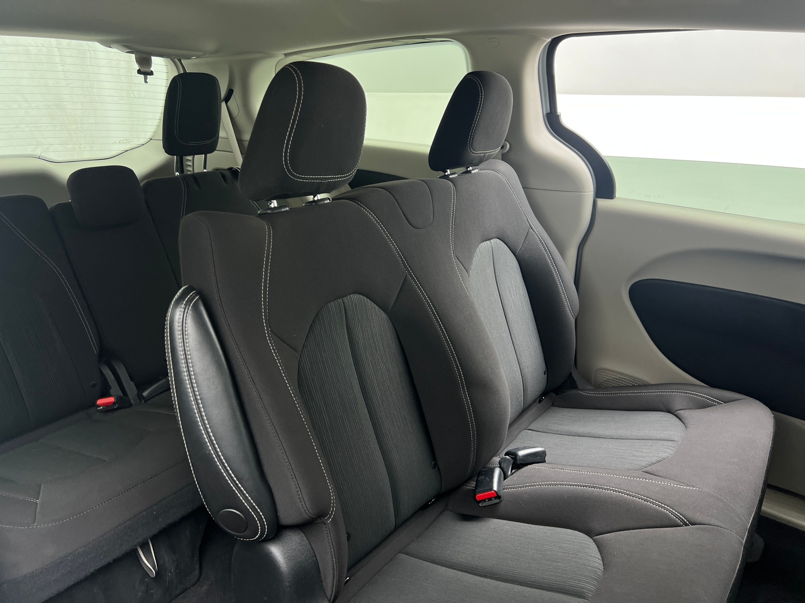 Thumbnail: 2021 Chrysler Voyager - 6