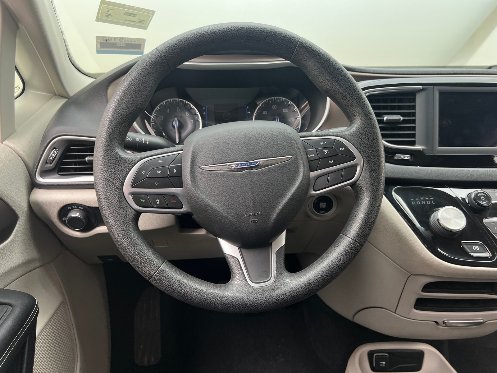 Thumbnail: 2021 Chrysler Voyager - 5