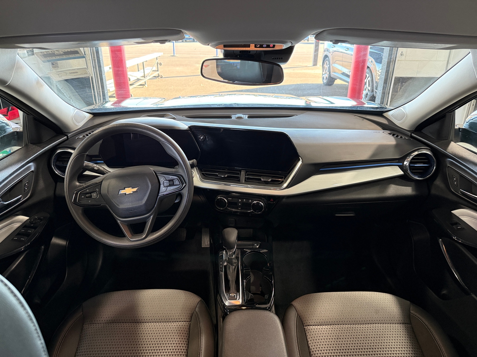 Thumbnail: 2025 Chevrolet Trax - 3