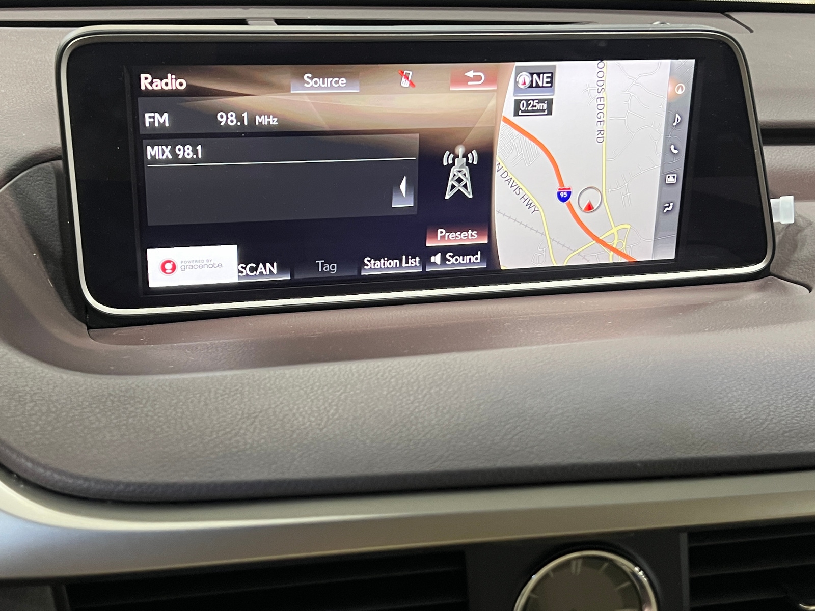 Thumbnail: 2017 Lexus RX - 4