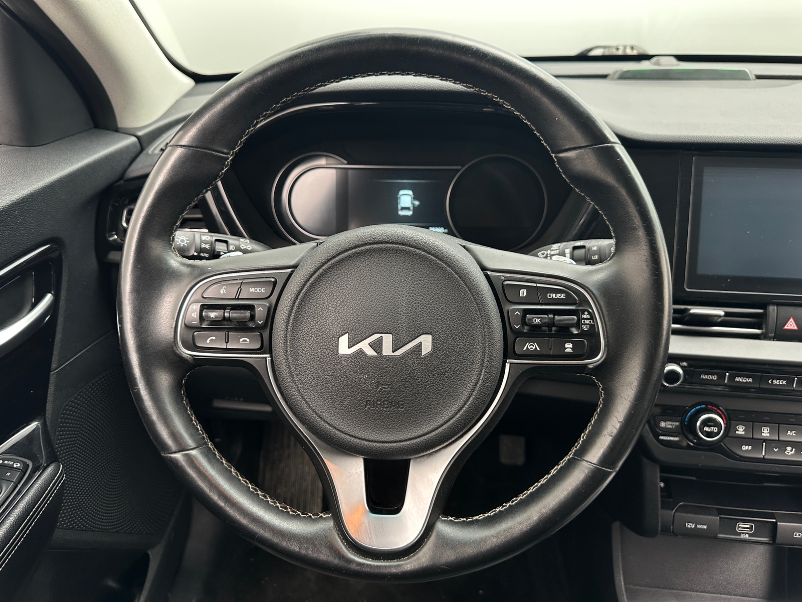 Thumbnail: 2022 Kia Niro - 5