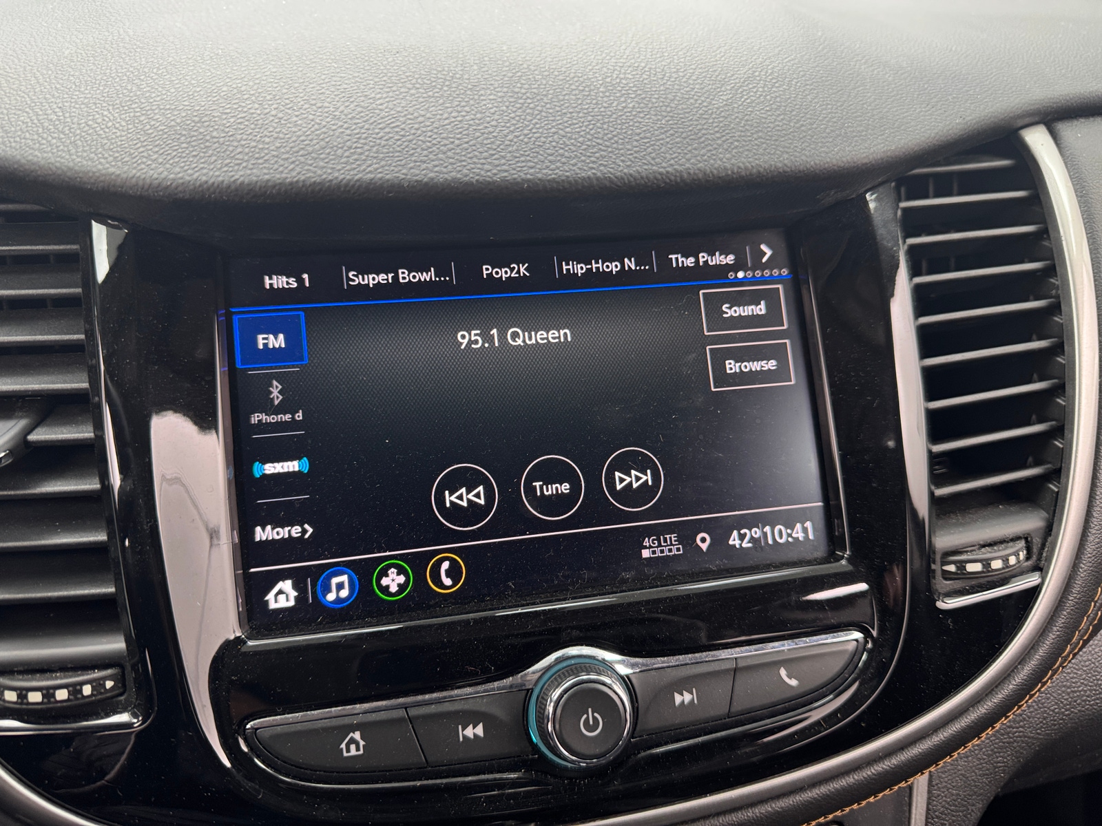 Thumbnail: 2020 Chevrolet Trax - 4