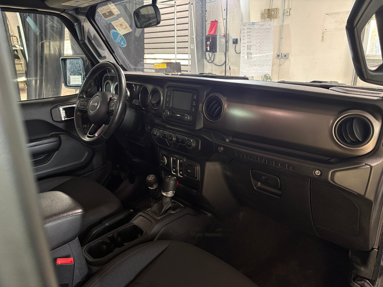 Thumbnail: 2020 Jeep Wrangler - 3