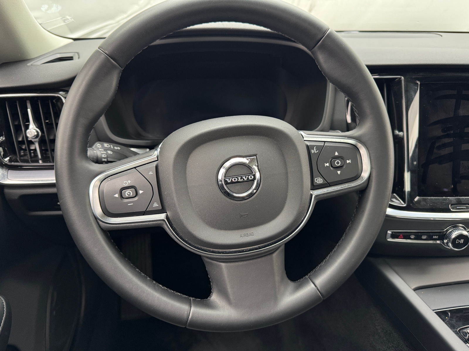 Thumbnail: 2024 Volvo S60 - 4