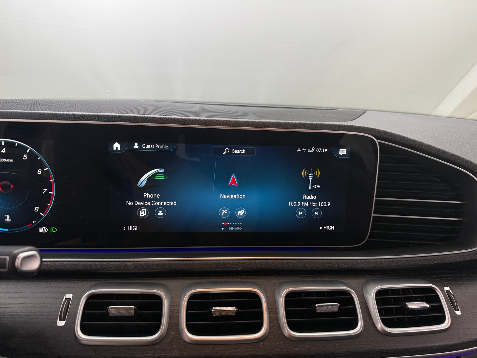 Thumbnail: 2022 Mercedes-Benz GLE - 3