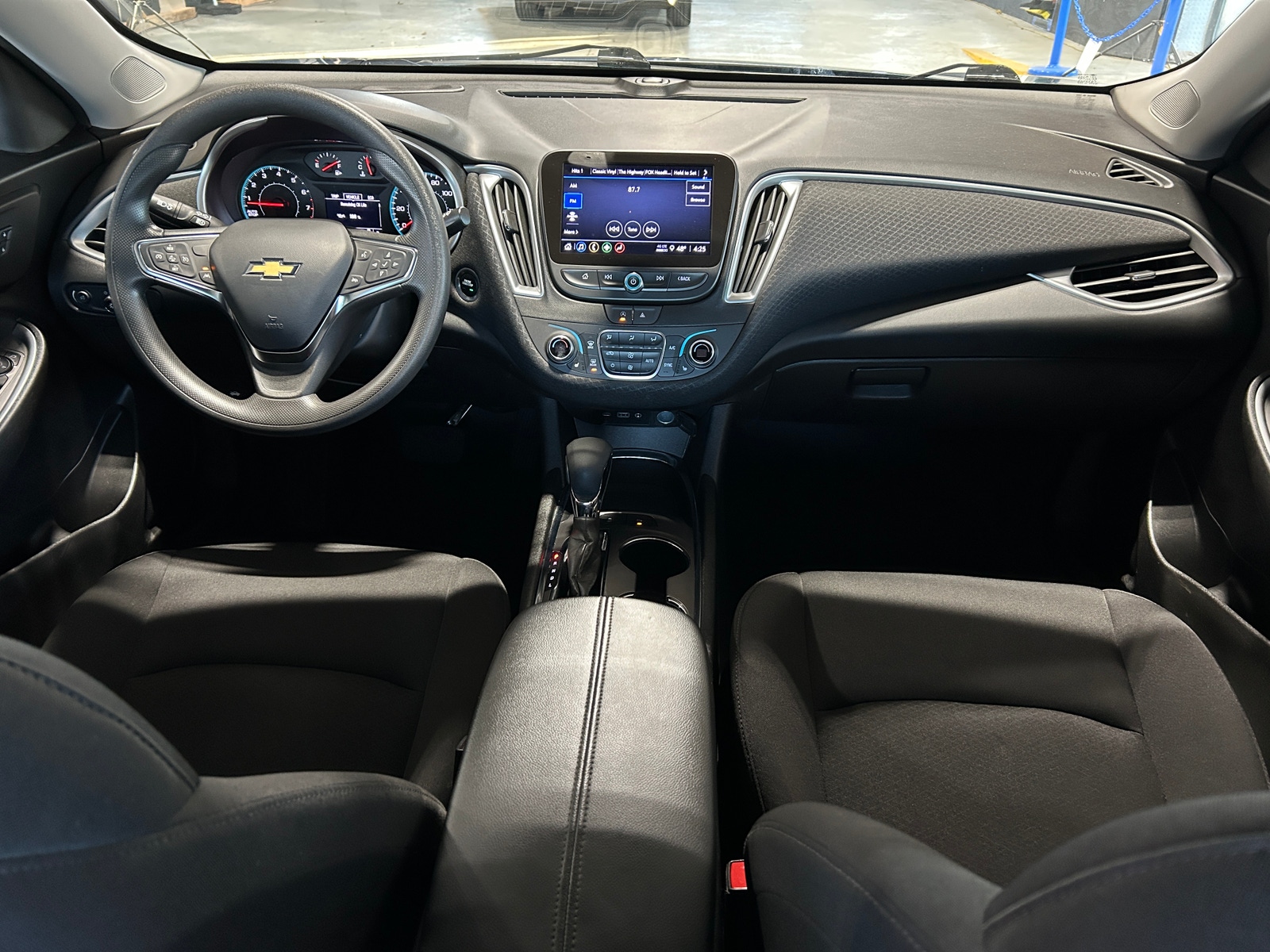 Thumbnail: 2024 Chevrolet Malibu - 3