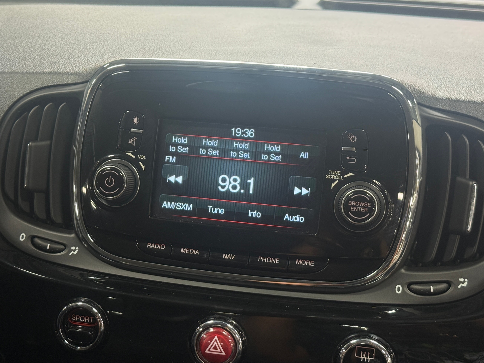 Thumbnail: 2018 Fiat 500 - 4