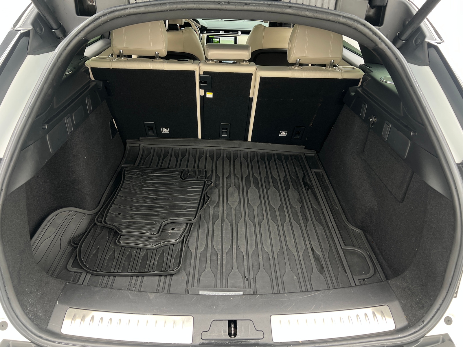 Thumbnail: 2018 Land Rover Range Rover Velar - 6