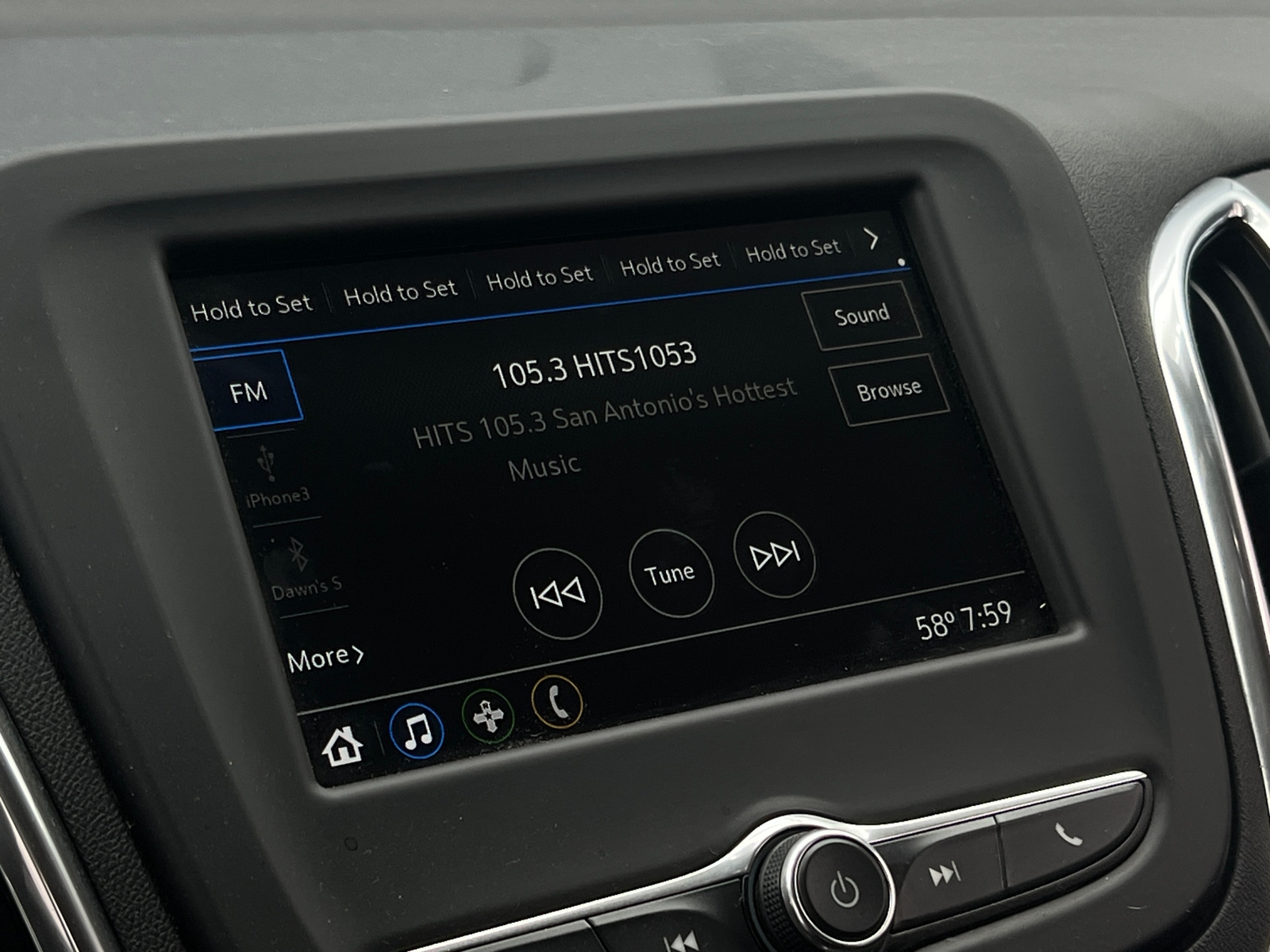 Thumbnail: 2019 Chevrolet Equinox - 4