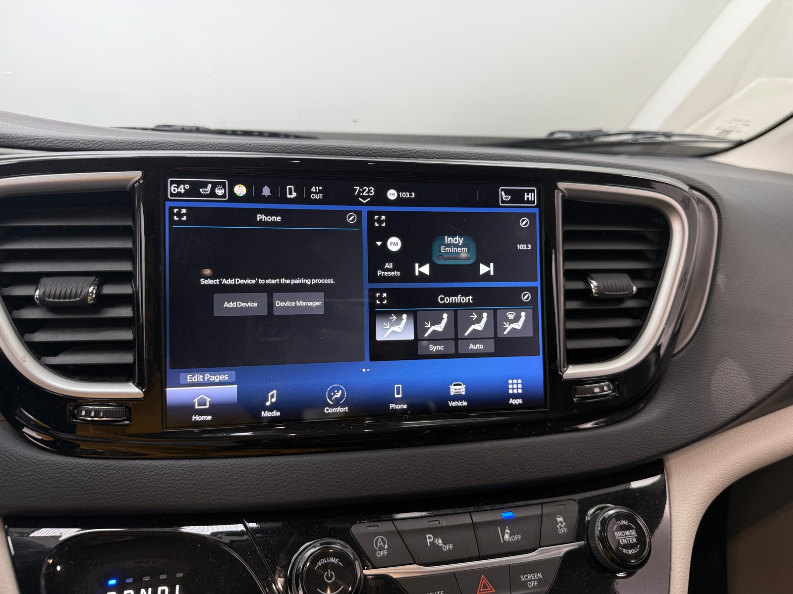 Thumbnail: 2024 Chrysler Pacifica - 3