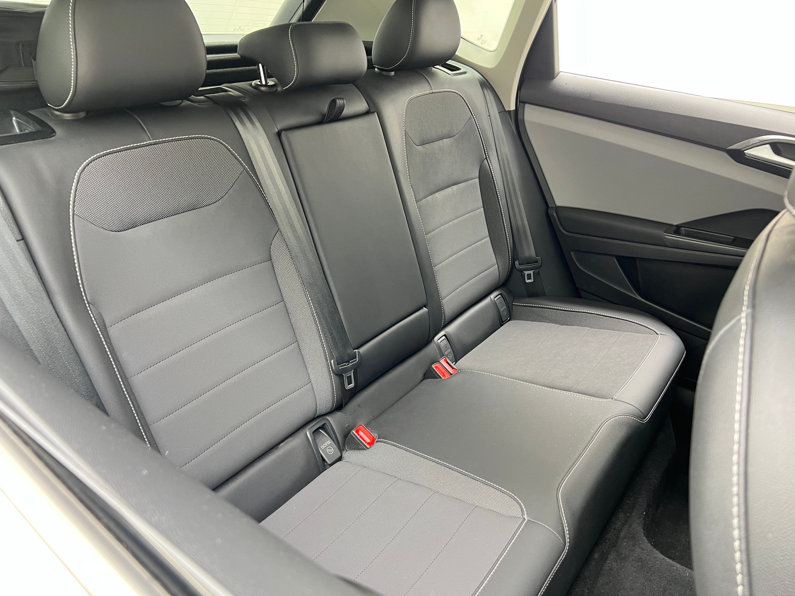 Thumbnail: 2022 Volkswagen Taos - 5