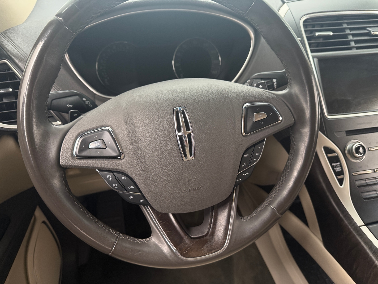 Thumbnail: 2017 Lincoln MKX - 4