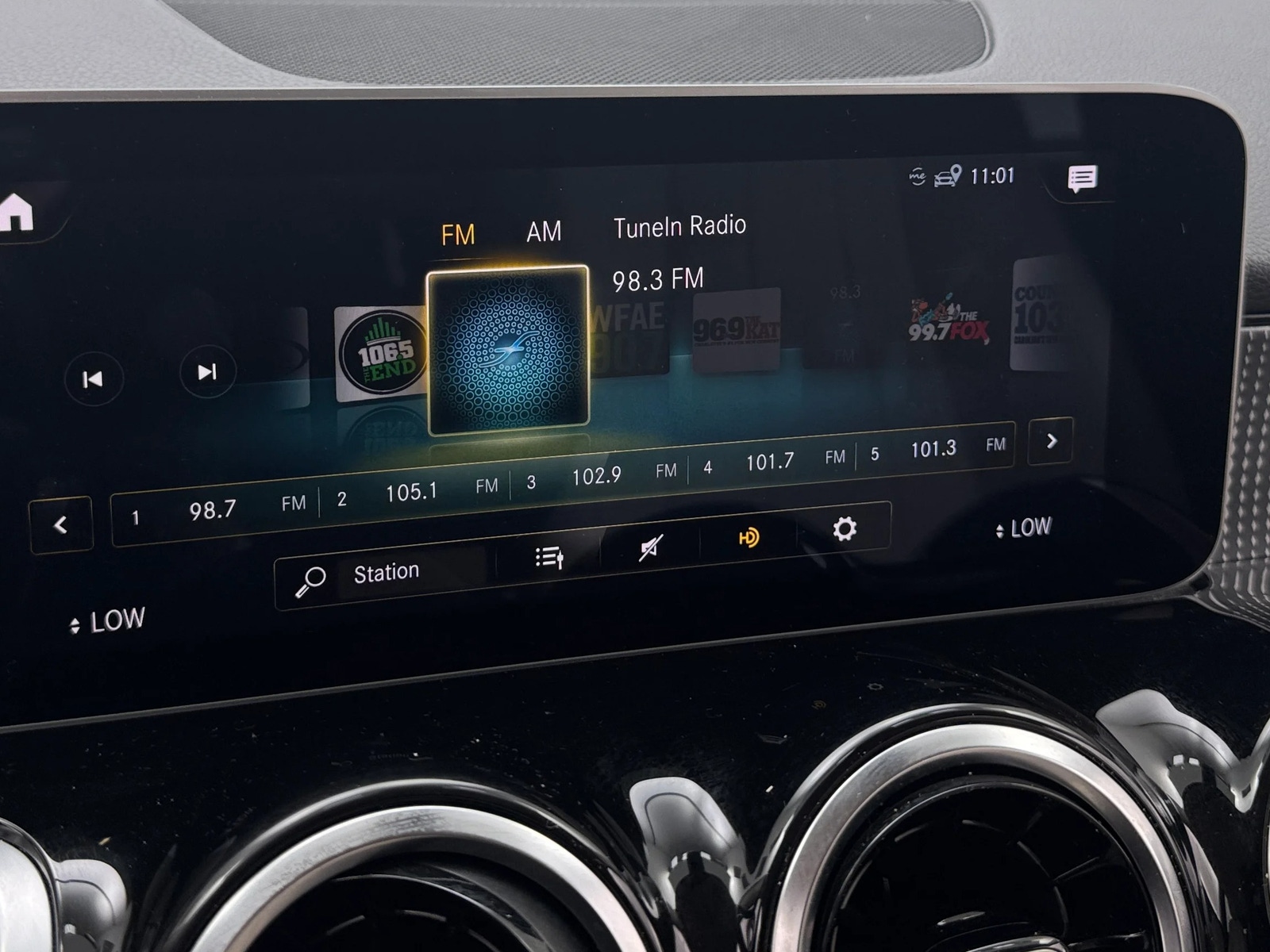 Thumbnail: 2021 Mercedes-Benz GLB - 3