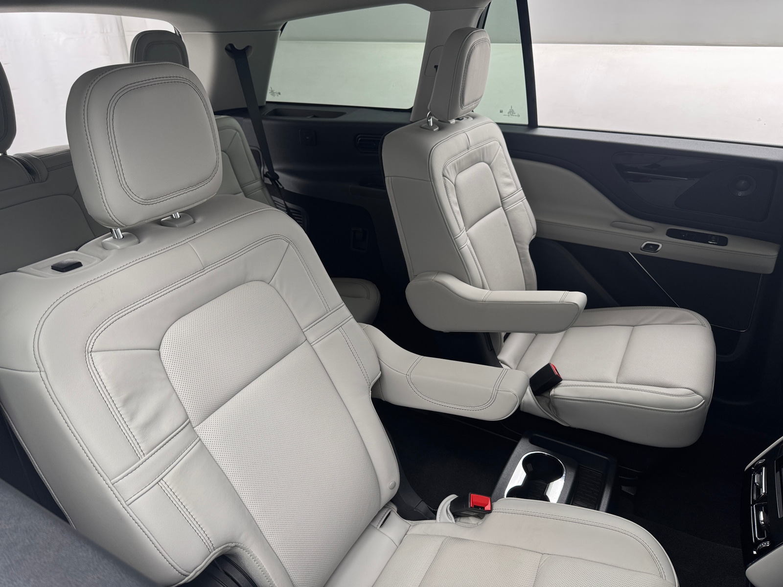 Thumbnail: 2025 Lincoln Aviator - 5