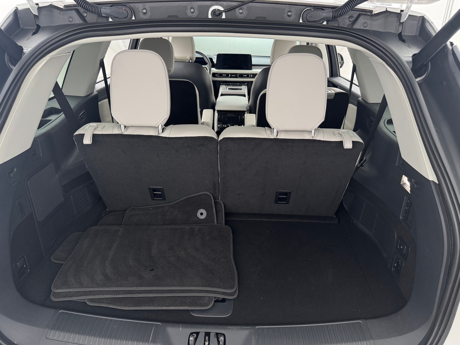 Thumbnail: 2025 Lincoln Aviator - 6