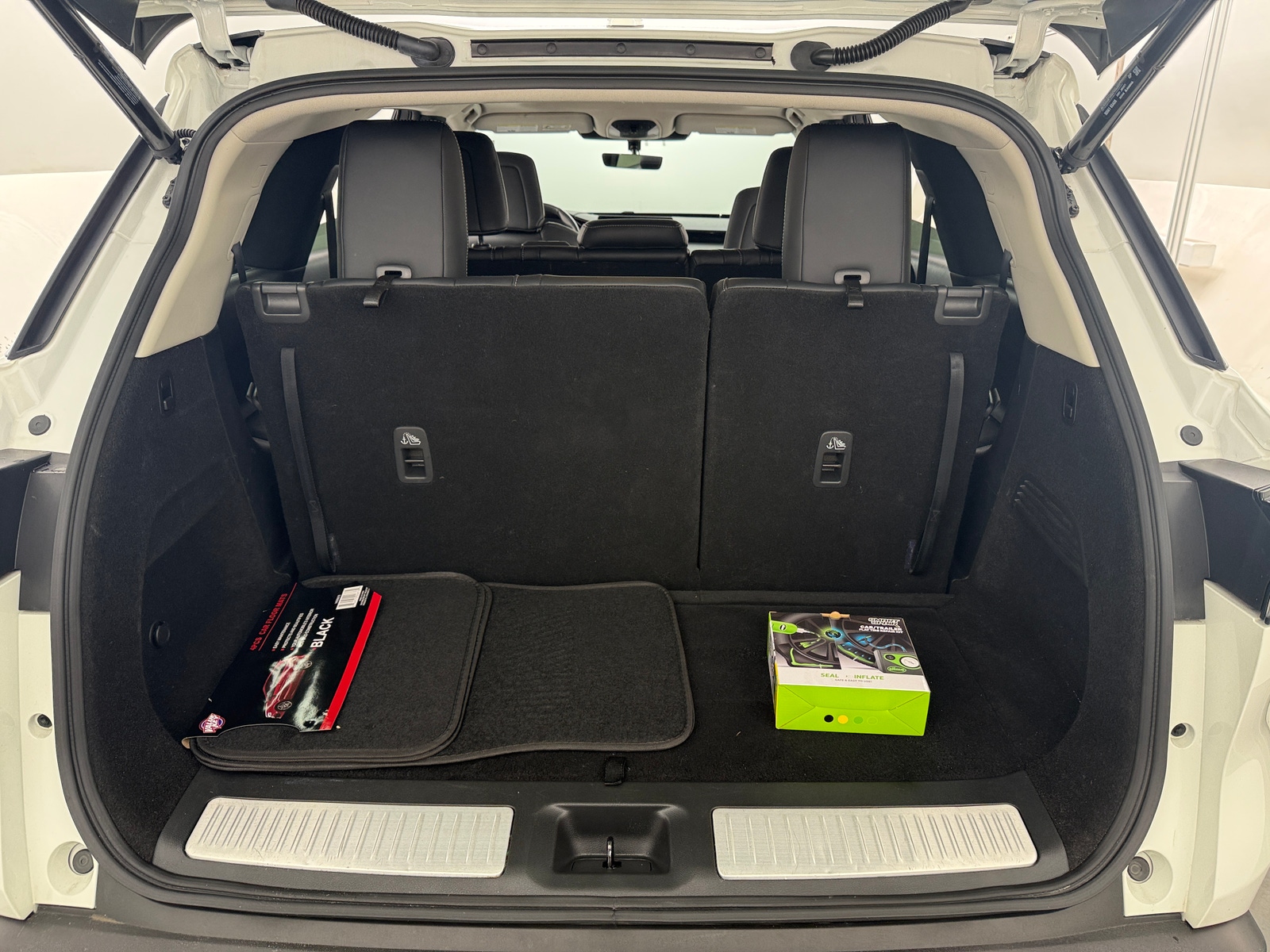 Thumbnail: 2023 INFINITI QX60 - 6