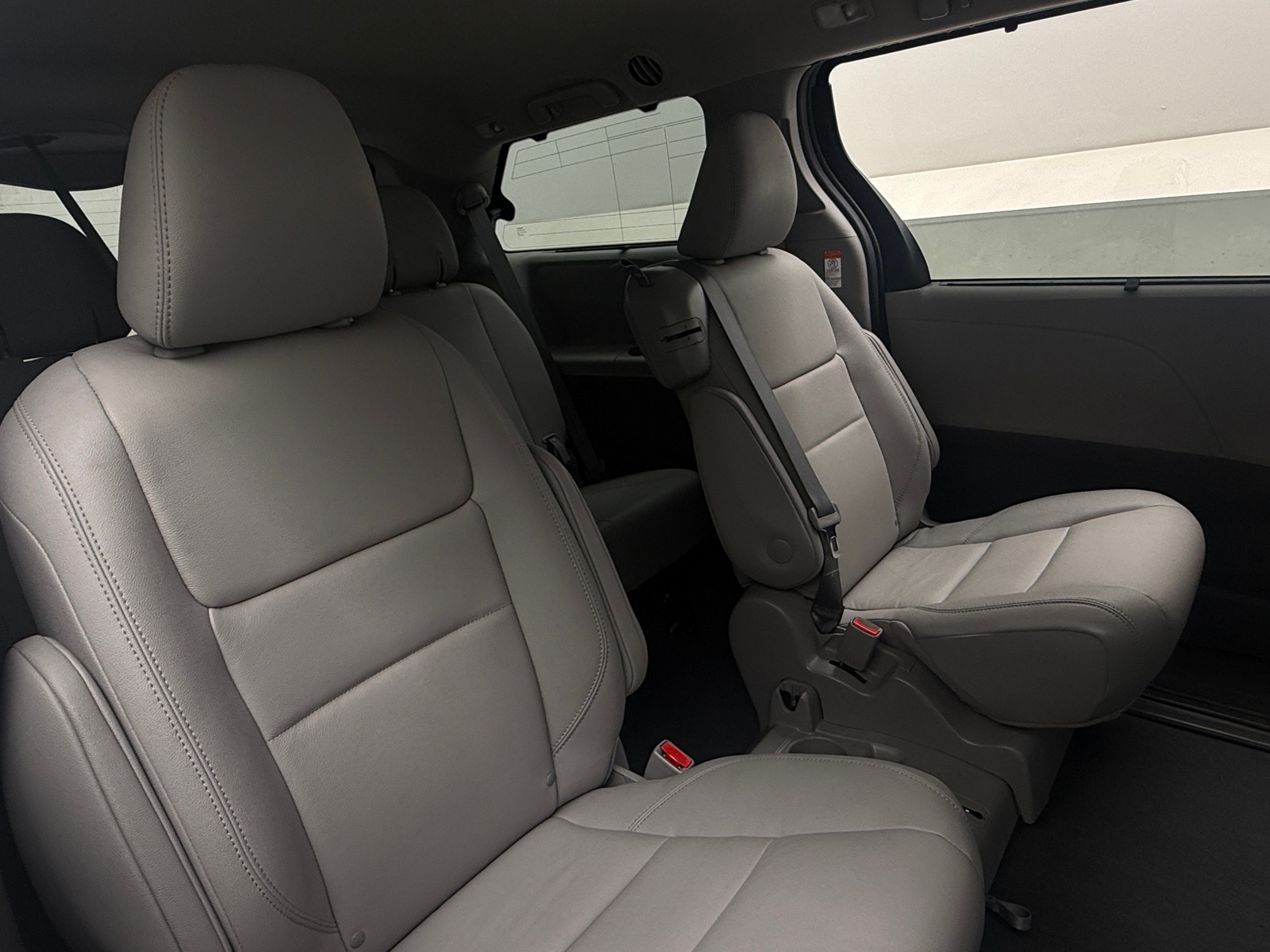 Thumbnail: 2020 Toyota Sienna - 5