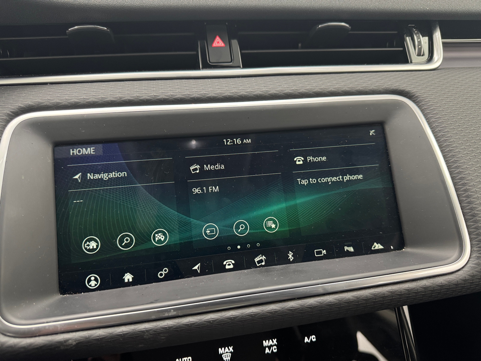 Thumbnail: 2020 Land Rover Range Rover Evoque - 3