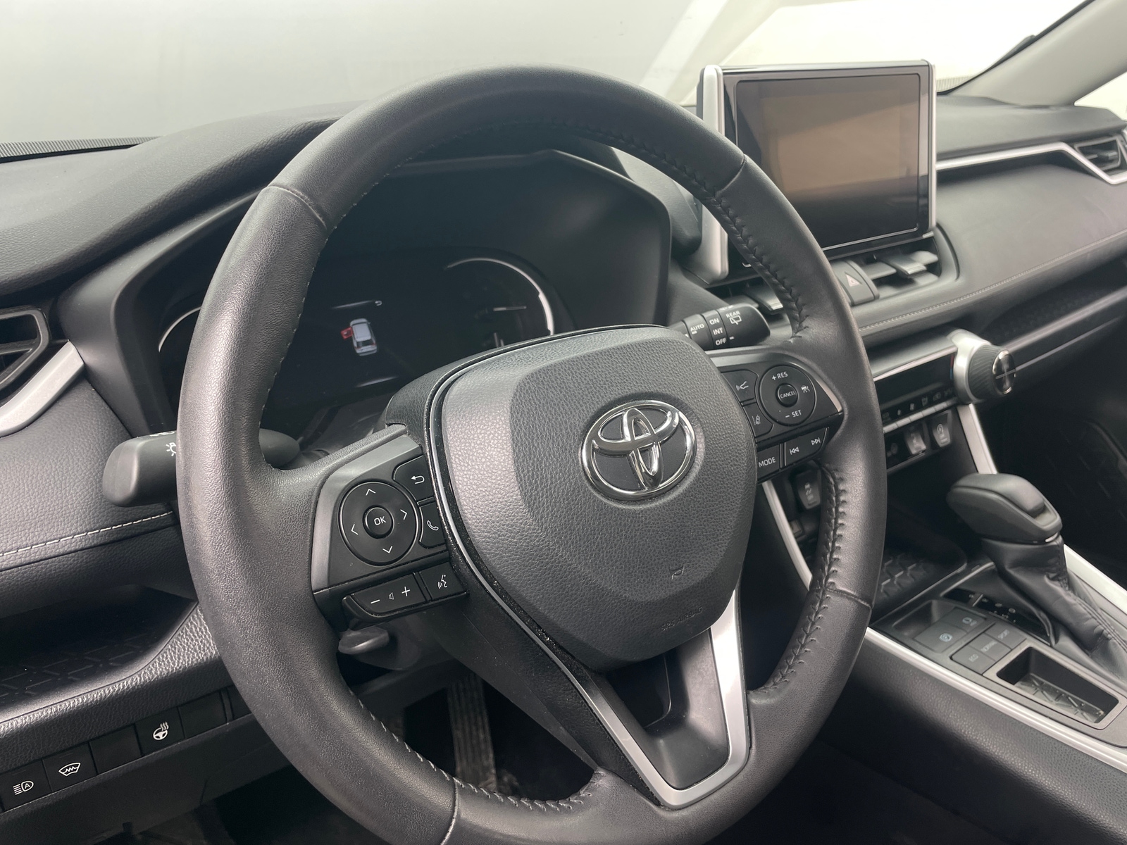 Thumbnail: 2025 Toyota RAV4 - 5