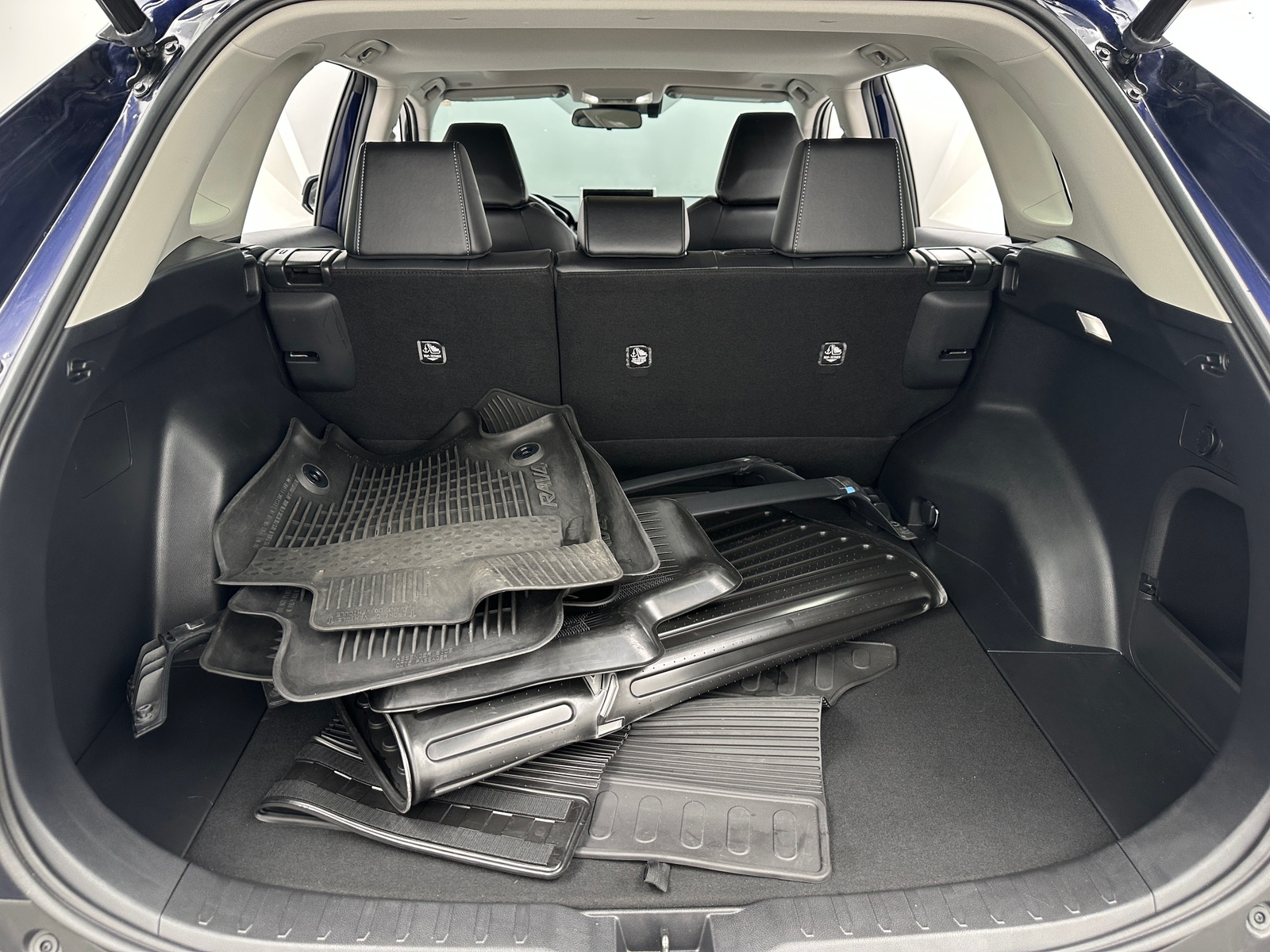 Thumbnail: 2023 Toyota RAV4 - 6