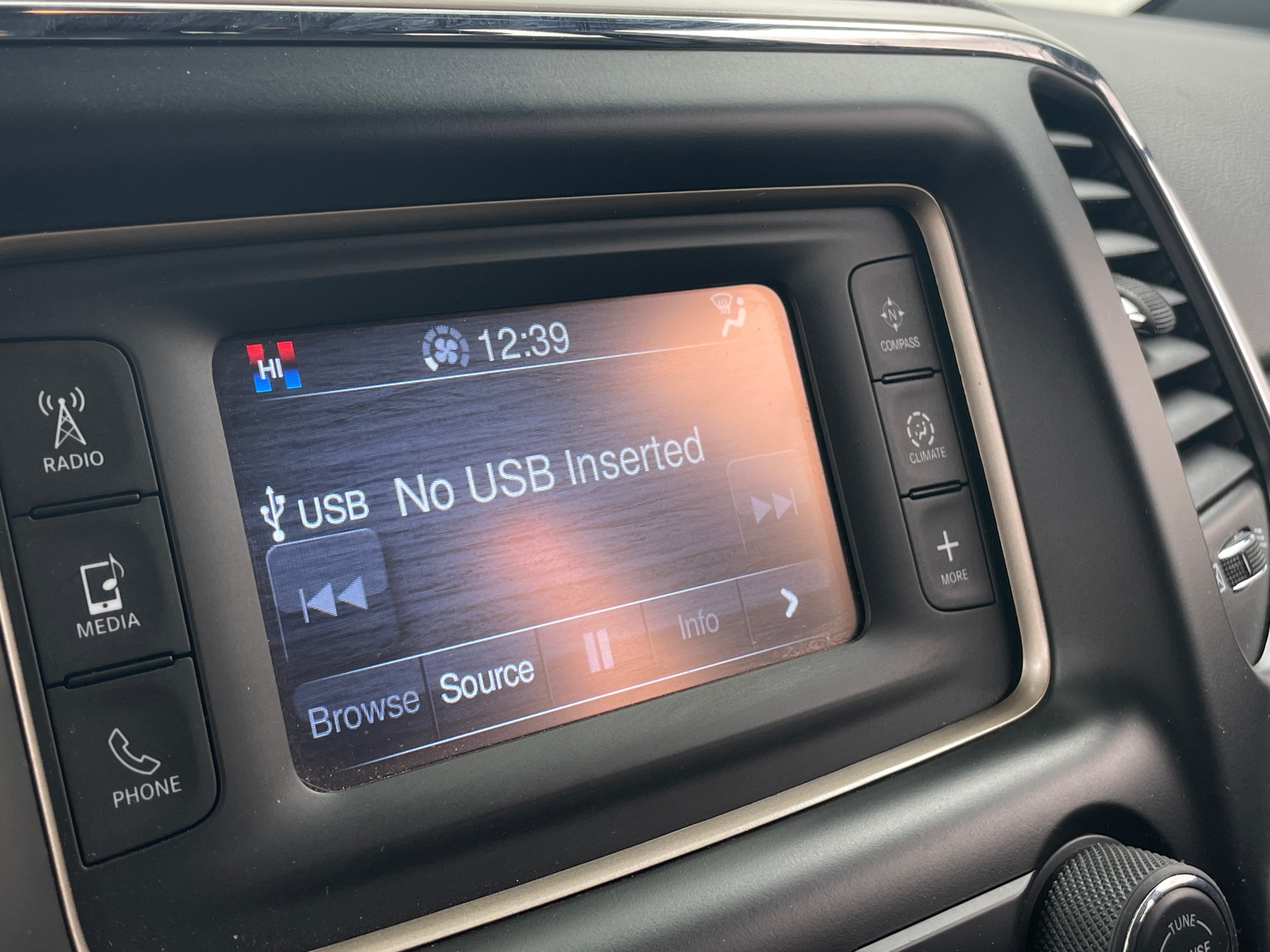 Thumbnail: 2014 Jeep Grand Cherokee - 4