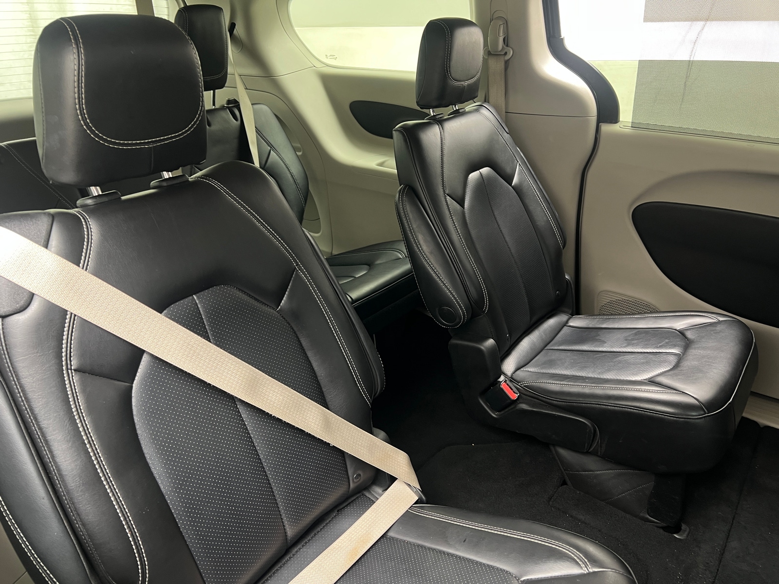 Thumbnail: 2023 Chrysler Pacifica - 5