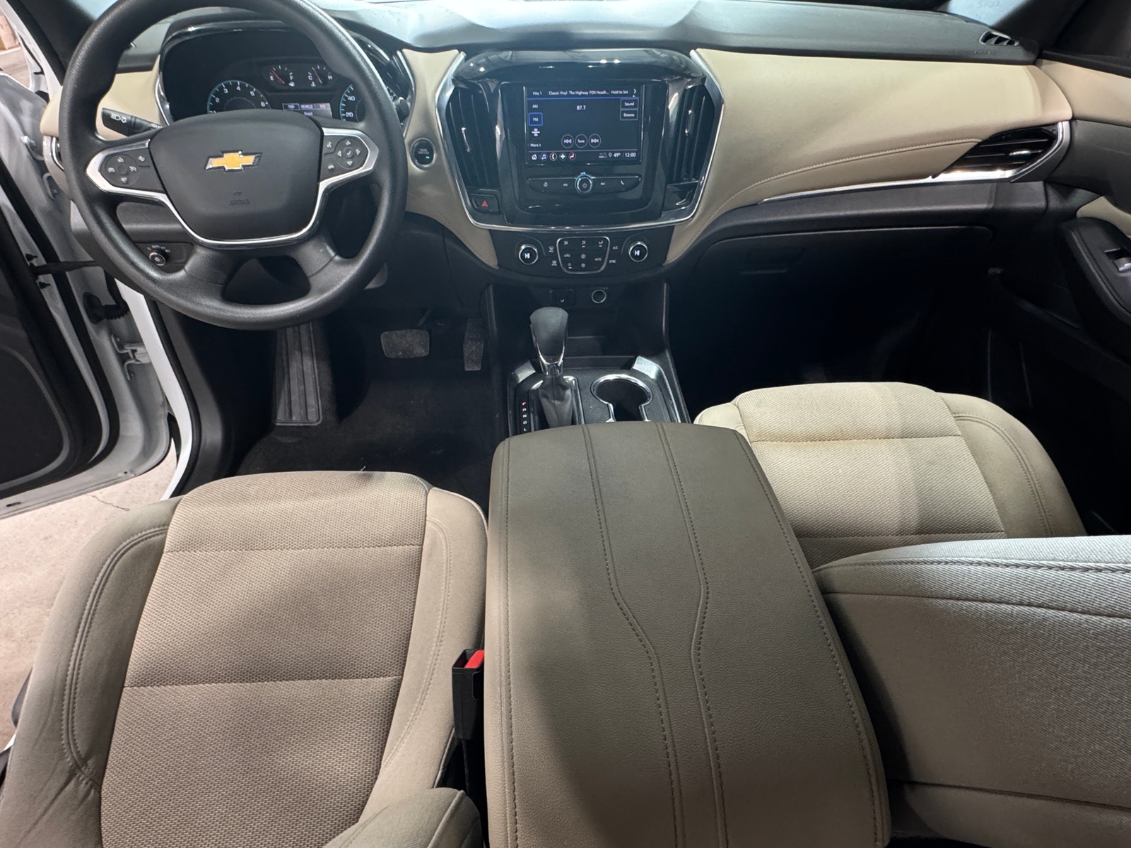 Thumbnail: 2023 Chevrolet Traverse - 3