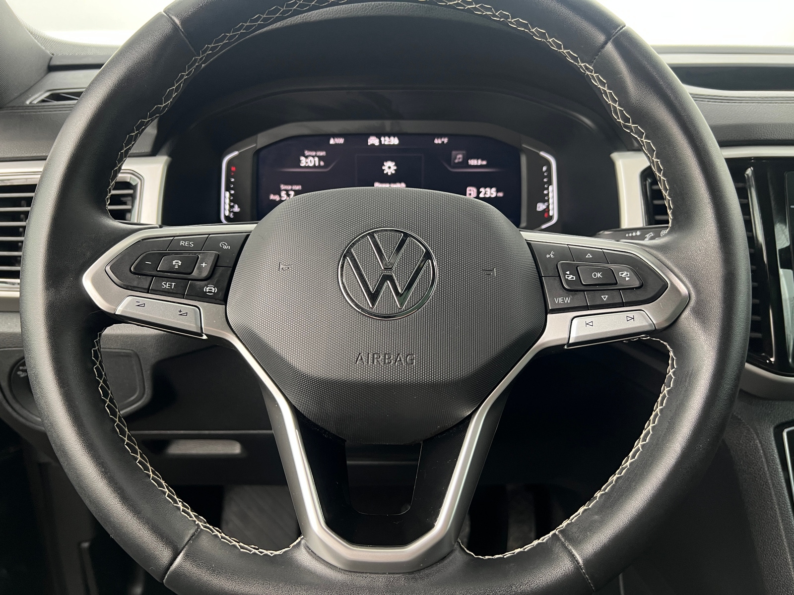 Thumbnail: 2023 Volkswagen Atlas - 4