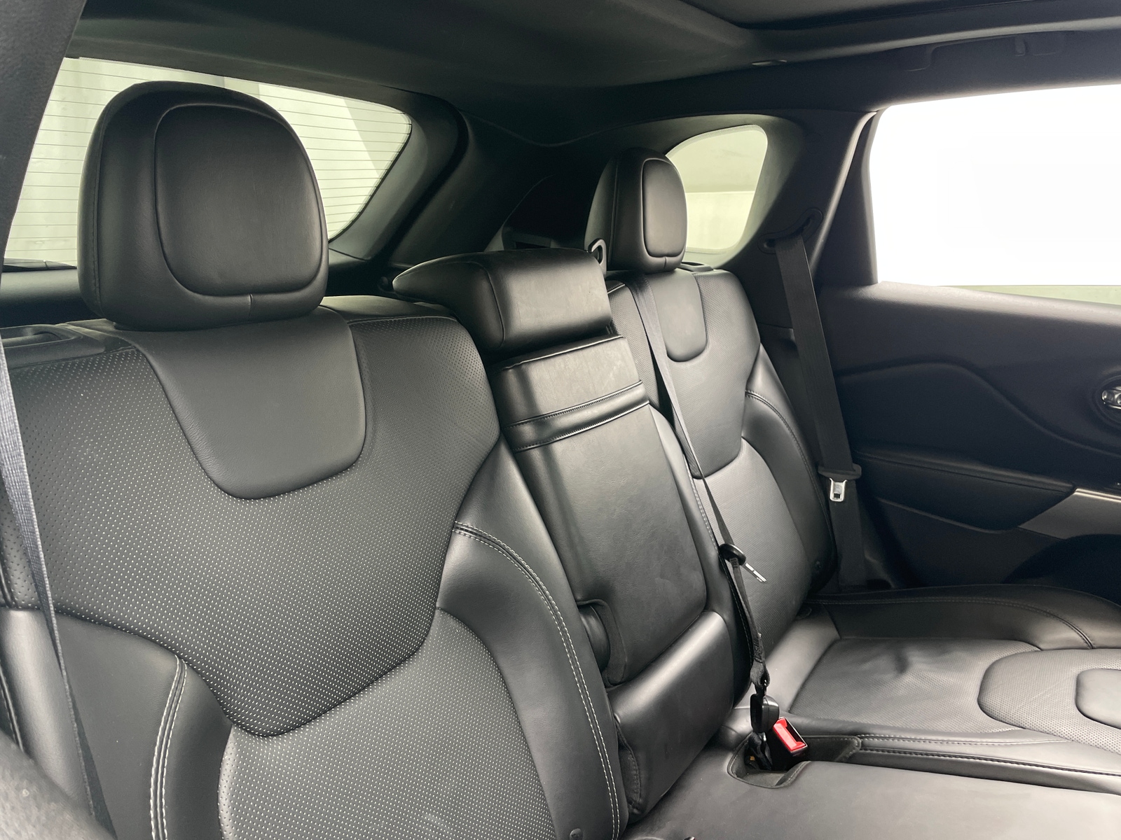 Thumbnail: 2019 Jeep Cherokee - 5