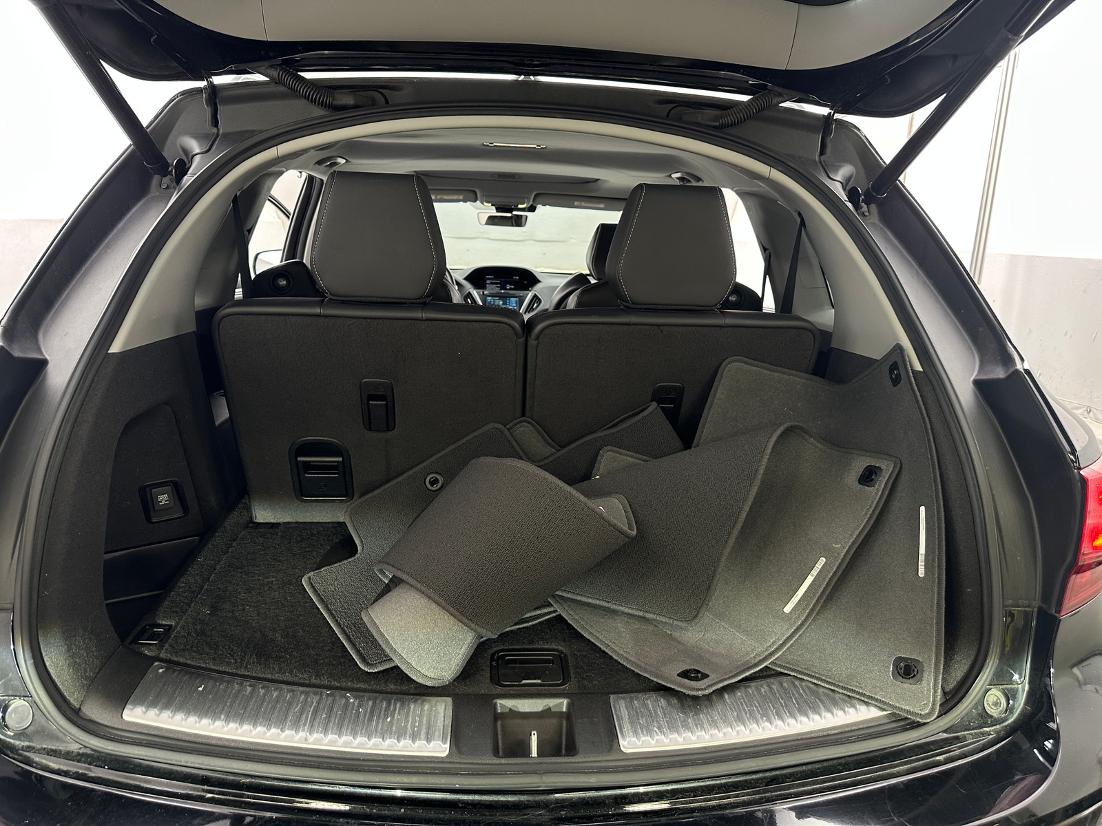 Thumbnail: 2019 Acura MDX - 7