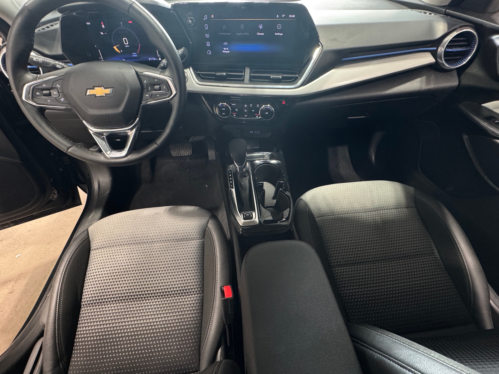 Thumbnail: 2025 Chevrolet Trax - 3