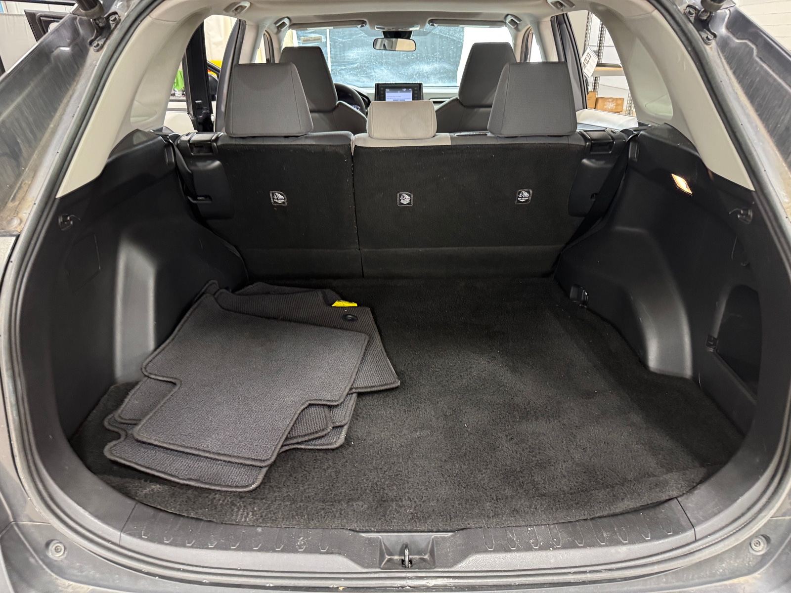 Thumbnail: 2019 Toyota RAV4 - 7