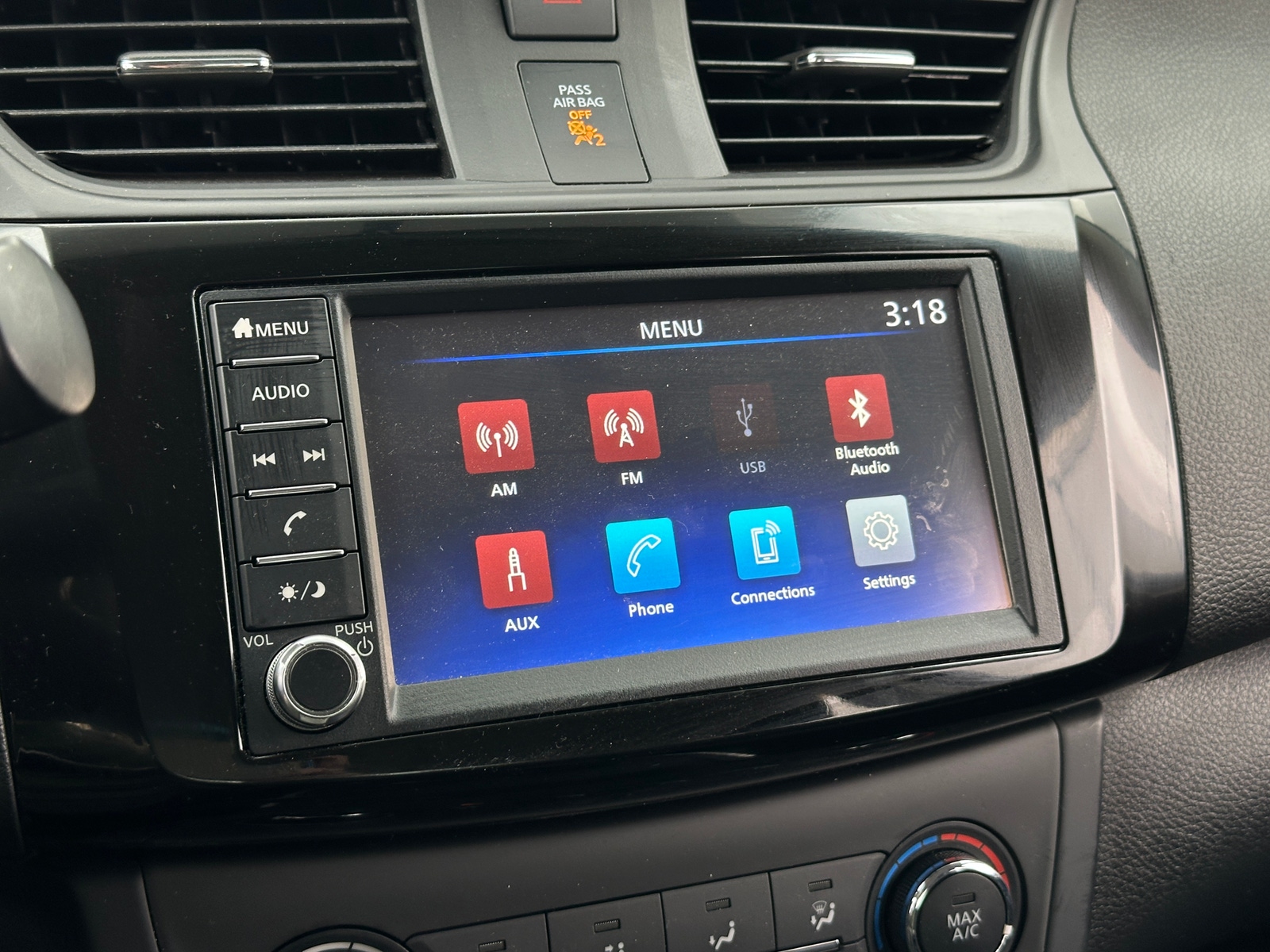 Thumbnail: 2019 Nissan Sentra - 4