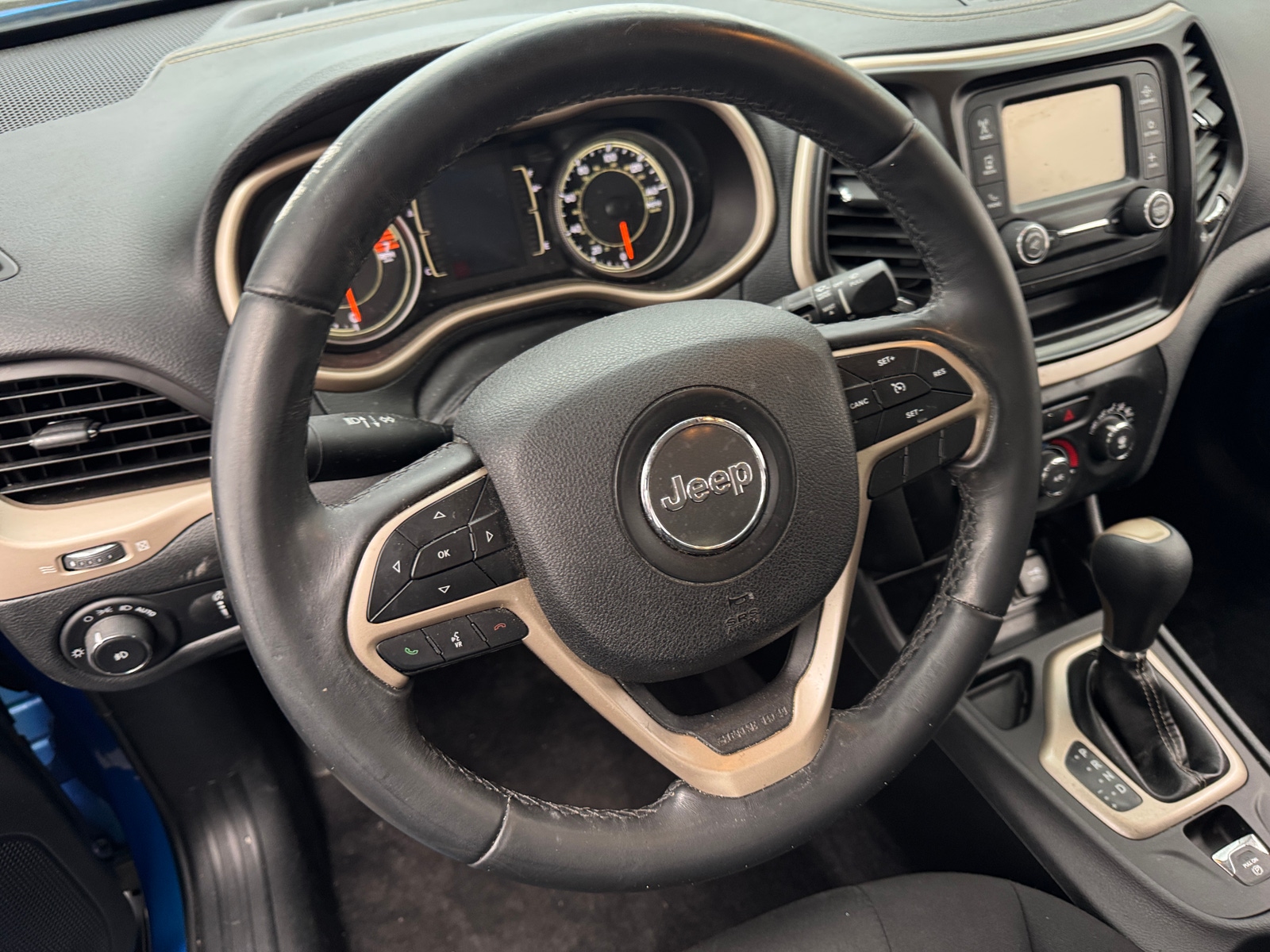 Thumbnail: 2018 Jeep Cherokee - 5