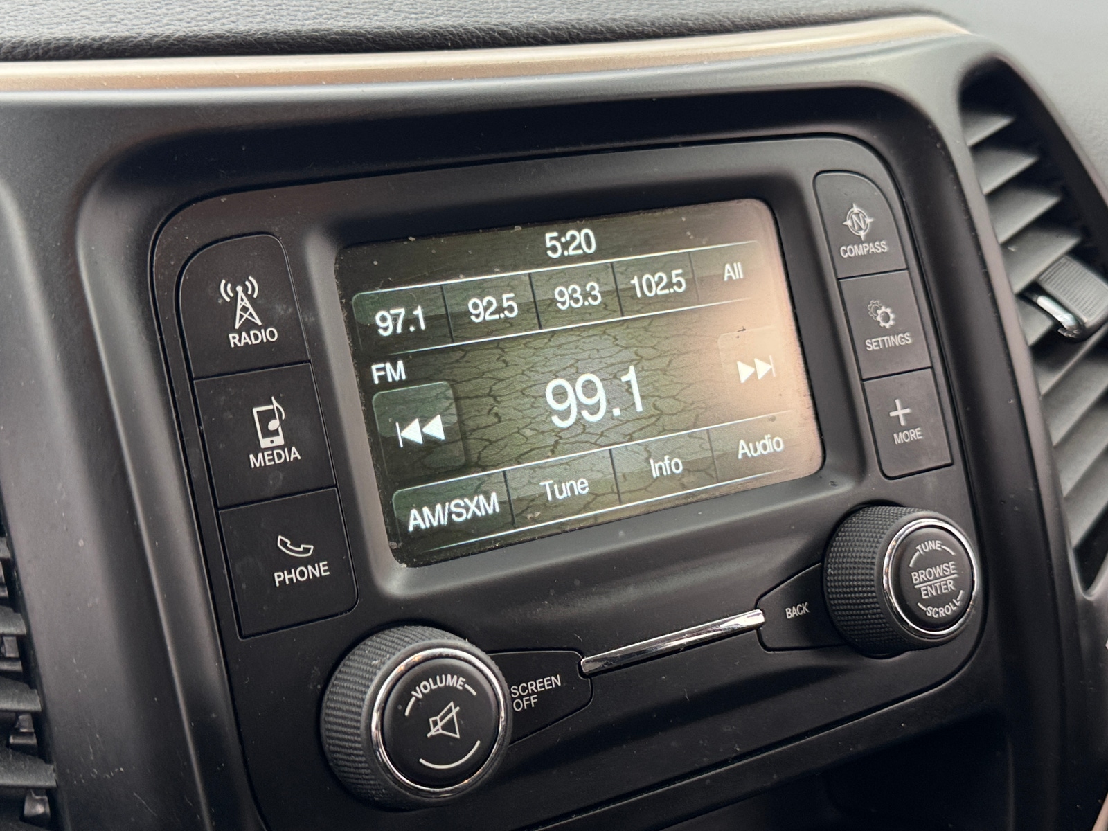 Thumbnail: 2018 Jeep Cherokee - 4