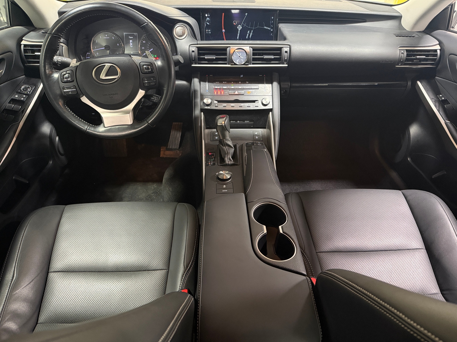 Thumbnail: 2017 Lexus IS - 2