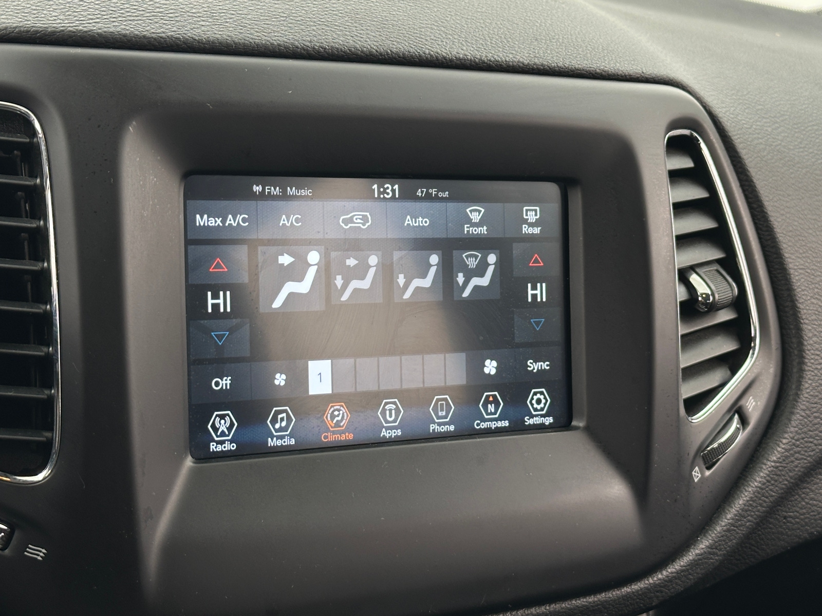 Thumbnail: 2019 Jeep Compass - 4