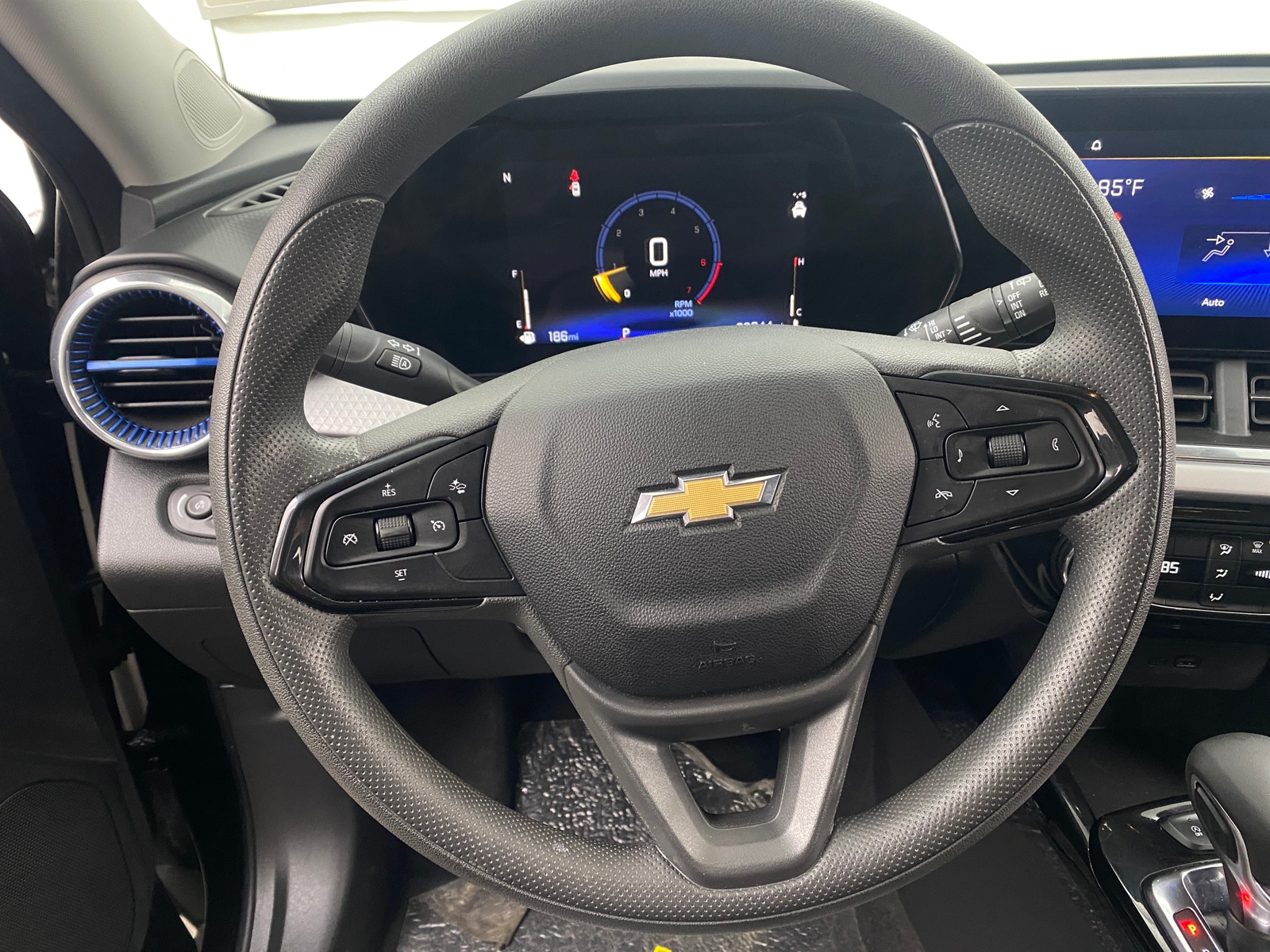 Thumbnail: 2025 Chevrolet Trax - 5