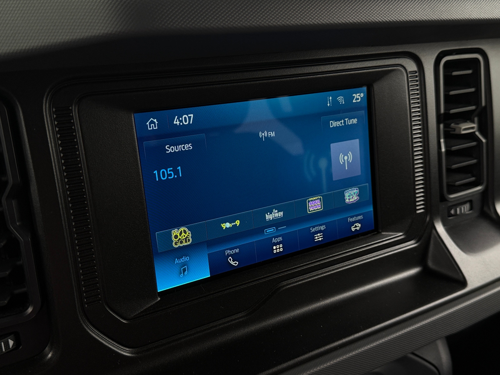 Thumbnail: 2022 Ford Bronco - 4