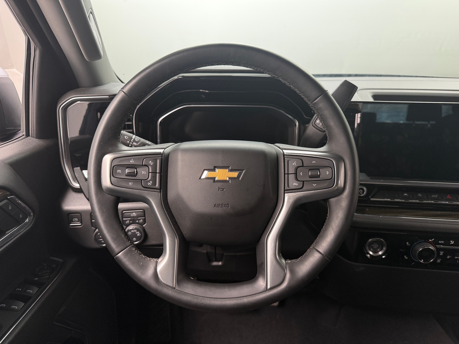 Thumbnail: 2023 Chevrolet Silverado 1500 - 5