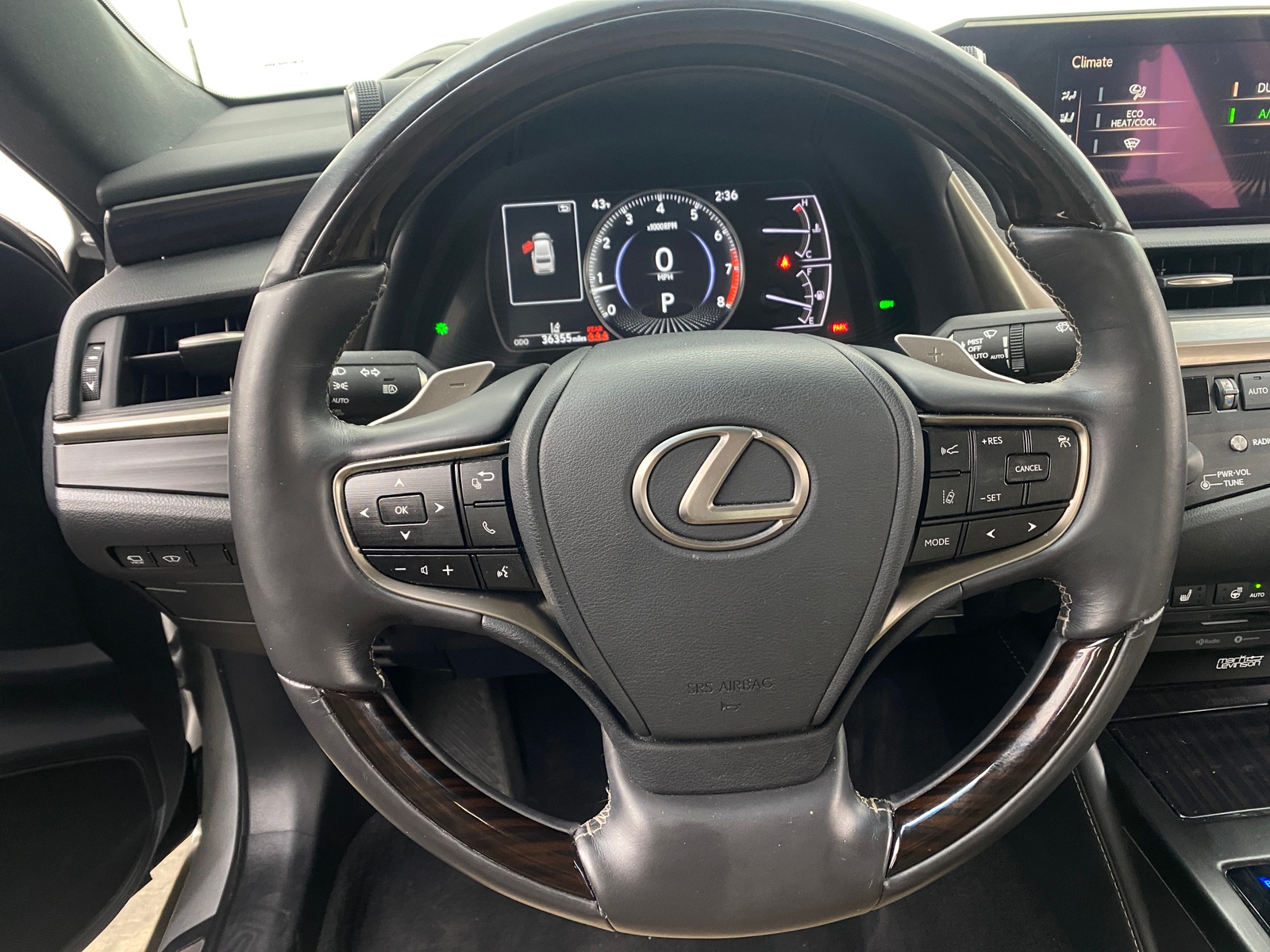 Thumbnail: 2019 Lexus ES - 4