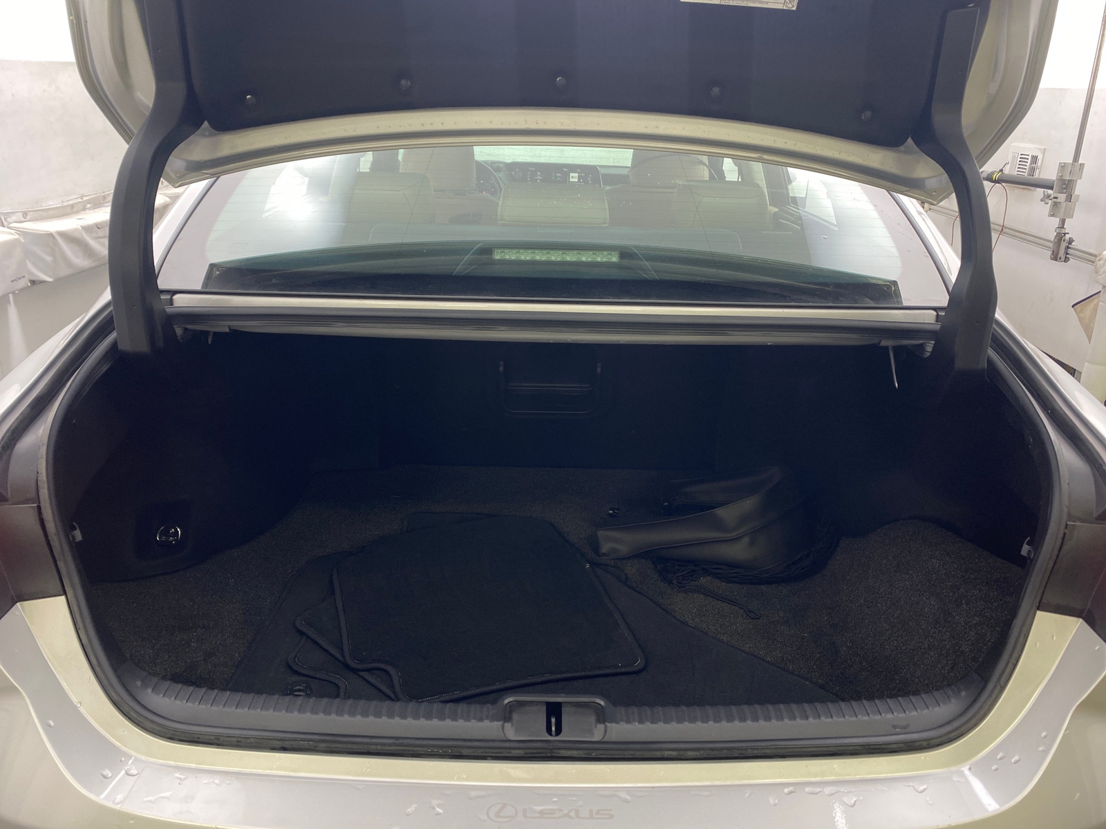 Thumbnail: 2019 Lexus ES - 6