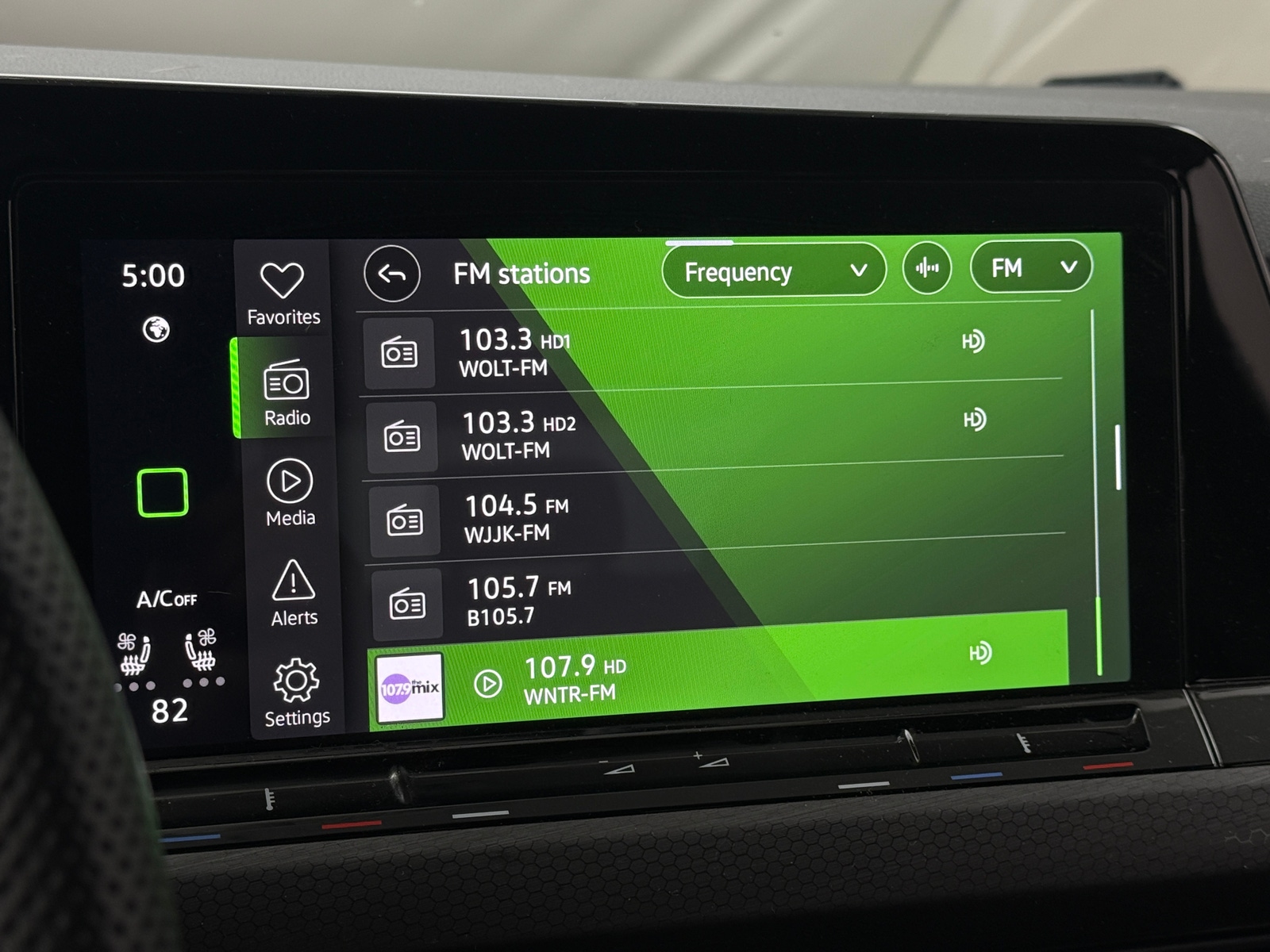 Thumbnail: 2023 Volkswagen Golf - 4