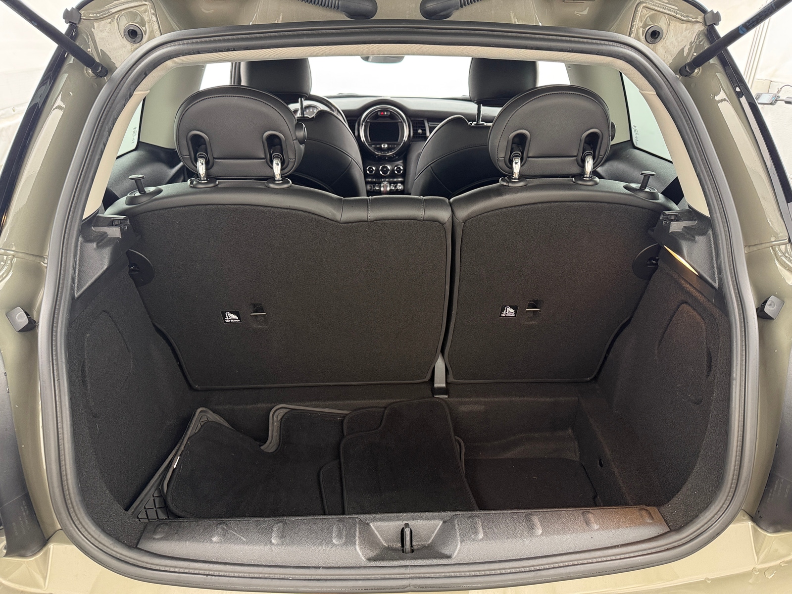 Thumbnail: 2019 MINI Cooper Hardtop - 6