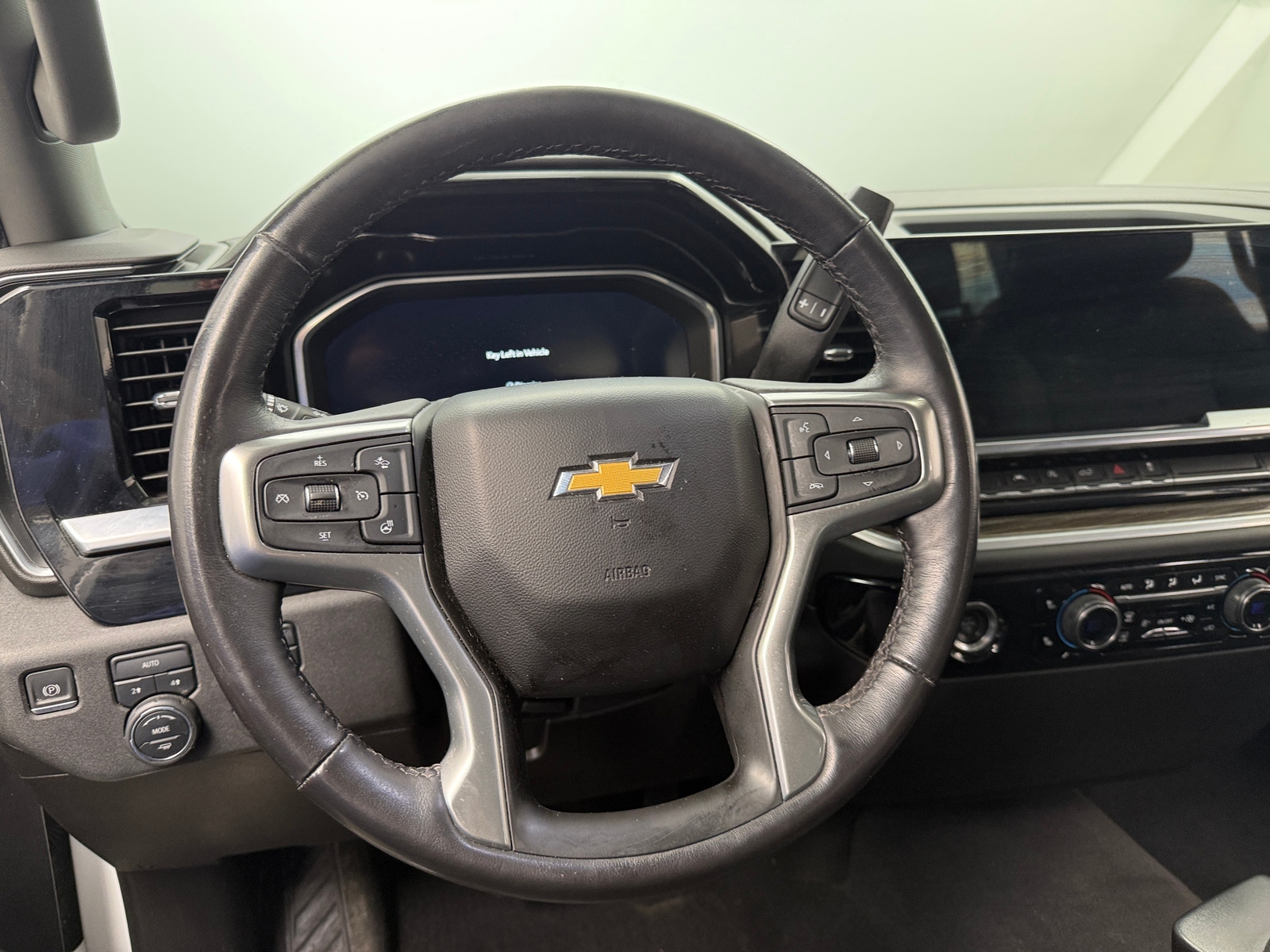 Thumbnail: 2022 Chevrolet Silverado 1500 - 5