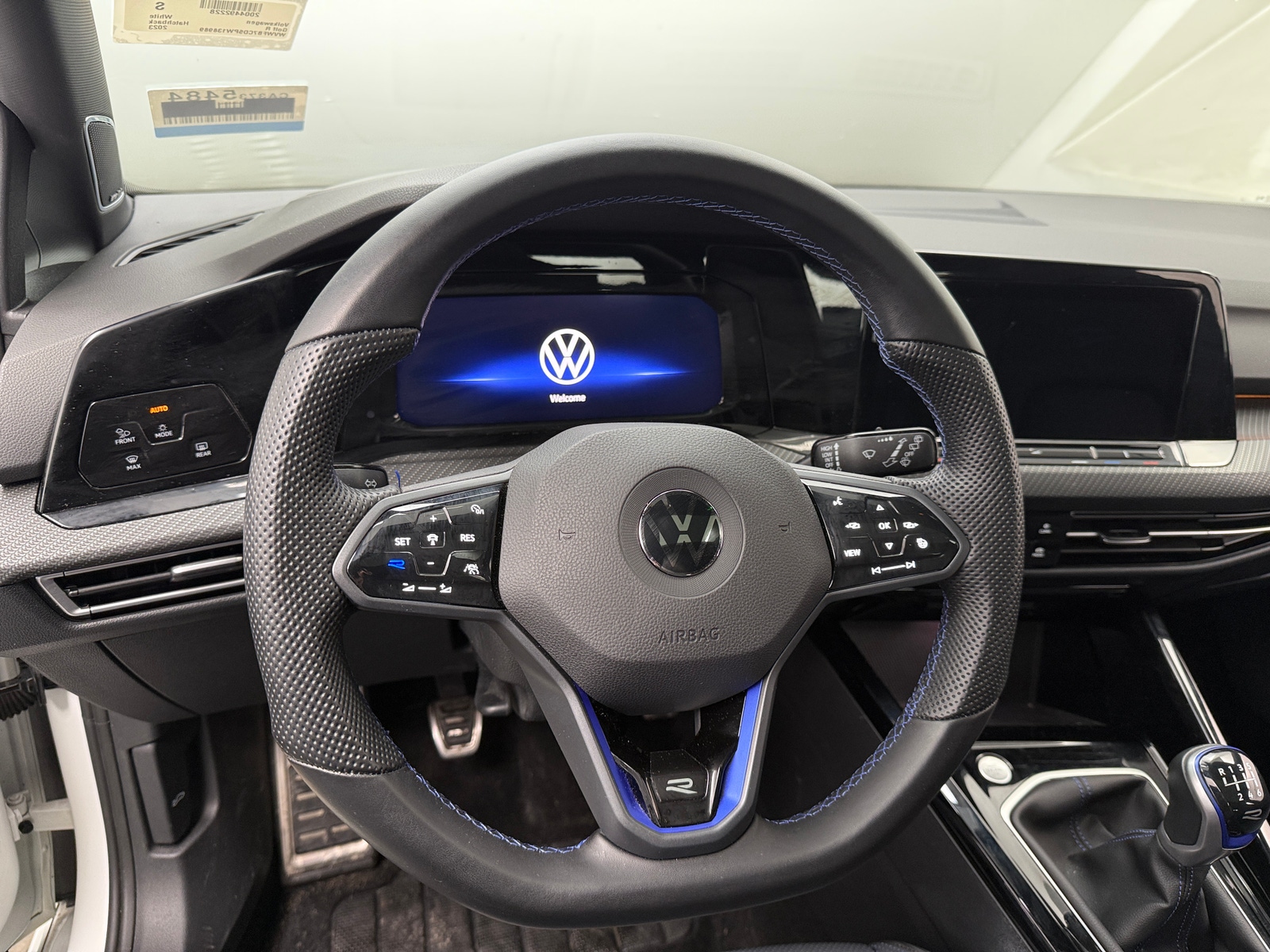 Thumbnail: 2023 Volkswagen Golf - 4